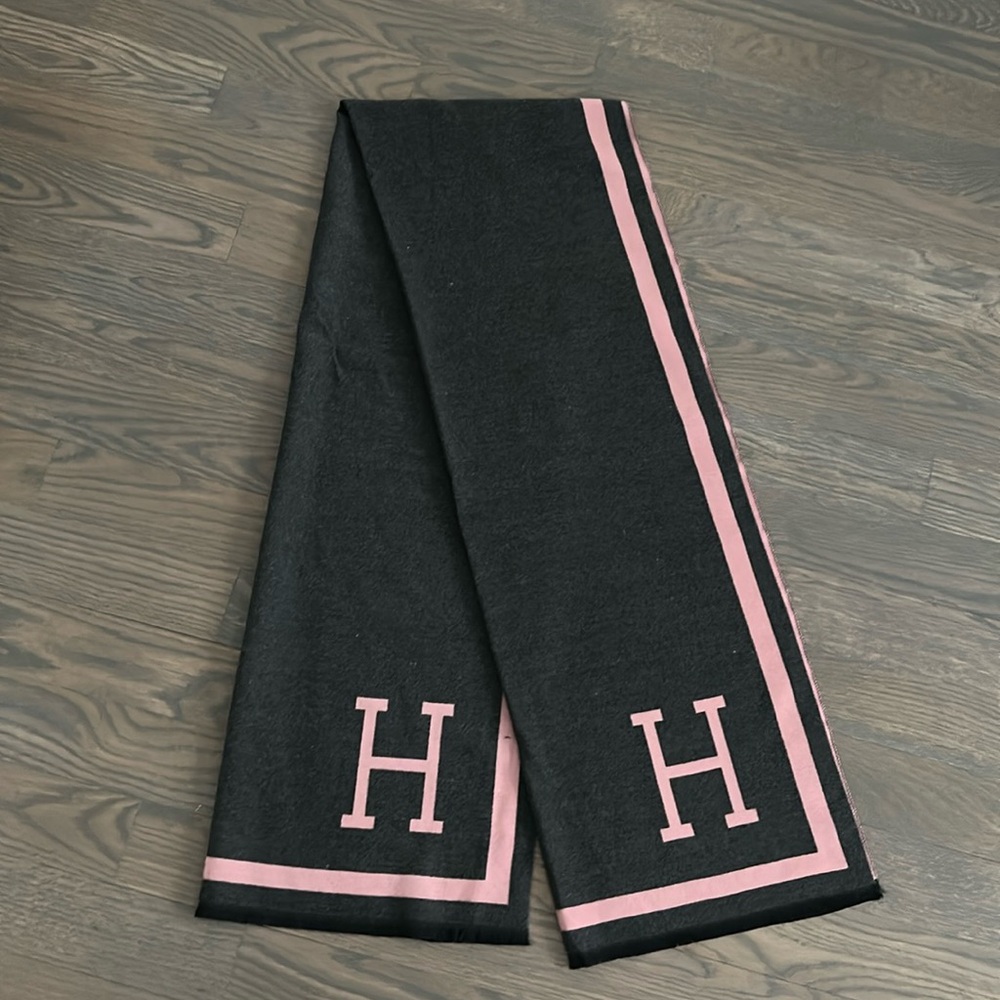 New H Wrap with Fringe
